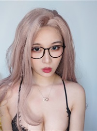 Hsuen Hsiao school sister. - Glasses lady(4)